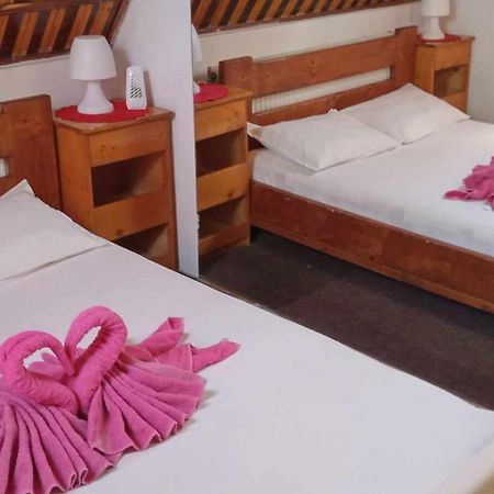 Hostel Intim 95 Ron Bîrlad المظهر الخارجي الصورة