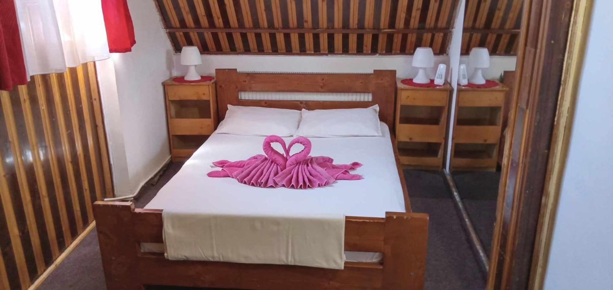 Hostel Intim 95 Ron Bîrlad المظهر الخارجي الصورة